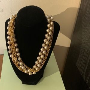 Gorgeous necklace faux pearls 18 1/2”